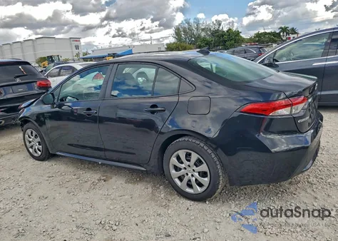 2021 Toyota Corolla Le z USA, uszkodzony, nr VIN 5YFEPMAE9MP152423